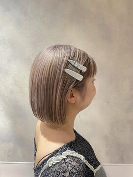 ホワイトブロンド/抜きっぱなし/ブロンド/ハイトーンカラー