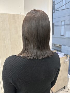 シアアルン 新小岩店(SHEER alun) 柔らかベージュ/ぱつっとボブ