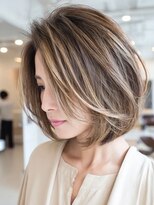トリッカ 代官山(tricca)&nbsp;白髪ぼかしハイライト/30代40代/ショートボブ/明るめカラー