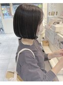 簡単にまとまる!ミニボブ×透明感たっぷり地毛風カラー