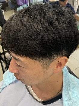 いしとびの写真/ON/OFFキマるスタイルが10代～60代の幅広い男性に大好評！流行のフェード・パーマもお任せください＊