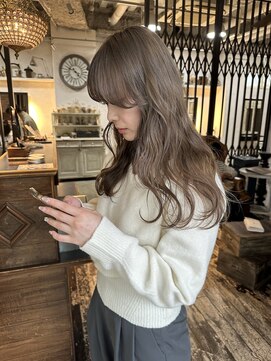 トレンチ(TRENCH) ミルクティー ベージュ ブリーチ 赤み消し