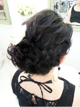 ヘアアンドメイクジップ恵比寿 (Hair＆Make ZIP) ふんわり編みこみアップスタイル　ヘアセット
