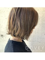 ダヴィ(DOVEY)&nbsp;【DOVEY】グレージュハイライトで切りっぱなしボブ