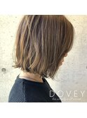 【DOVEY】グレージュハイライトで切りっぱなしボブ