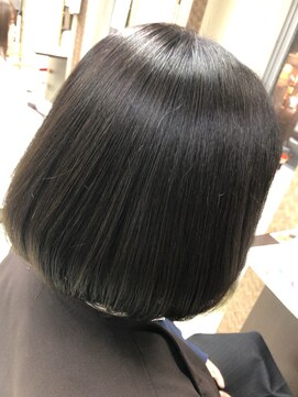 ヘアーサロン ティアレ(hair salon Tiare) ダークオリーブ透明感艶カラー×ストレート丸みボブ20代30代40代