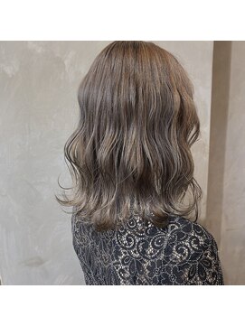 フリティ 大阪西梅田店(friity) ブリーチベージュ【梅田/大阪/西梅田/北新地】