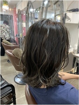 カラーリゾートAi 葛西店 バレイヤージュ