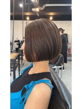 サイ(sai x) 透明感カラー切りっぱなし大人ボブ