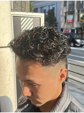 クオンヒール 淀屋橋店(QUON HEAL) スペインカール/スパイキーショート/フェザーパーマ/フェード