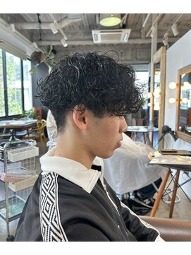 ビハインドザカーテン(BEHIND THE CURTAIN) 【プードルパーマ】