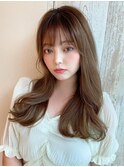 後れ毛が可愛い顔周りハイレイヤーロングチェリーブラウン