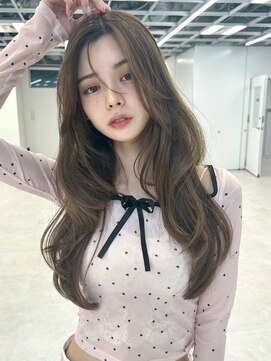 ユーフォリア 新宿通り(Euphoria) 小顔美人レイヤーカット×アッシュカラー30代40代50代