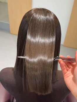 【髪質改善/縮毛矯正】ツヤ髪を活かして、伸ばしかけでも決まるカット♪流行や定番のカットもお任せ下さい!