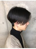 横顔が素敵に決まる前下がりコンマヘア[表参道/青山/表参道駅］