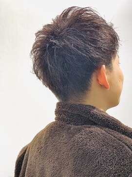 クロムトウキョウ ザ バーバー 新宿本店(CHROM TOKYO the Barber) ムービングフェザーショートレイヤー