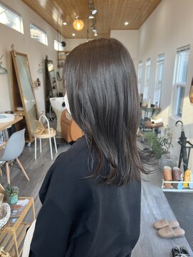 レポ(LEPO) 柔らかく艶のあるレイヤーカット