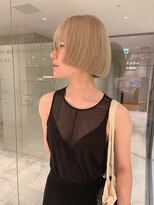 キルトプラスリム(Qilt+LIM)&nbsp;まえあがりボブにベージュ