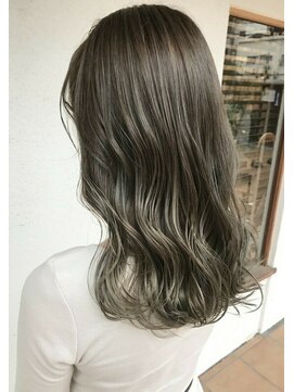 アン たまプラーザ(un) グレージュハイライト【たまプラーザ髪質改善オージュアサロン】