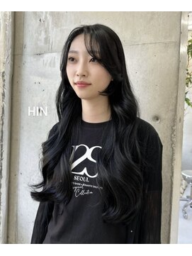 ヒン(HIN) ブルーブラック×韓国レイヤースタイル
