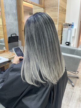 ジゼル(gisele) ホワイトバレイヤージュ