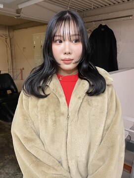 イル(iru) 顔周りデザインカット