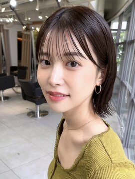 メゾンアクア 表参道(Maison ACQUA) 切りっぱなしボブチェリーブラウンミニウルフ前髪縮毛矯正表参道