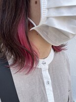 ヴァロ(Valo)&nbsp;伸ばしかけヘア/ピンク/イヤリングカラー