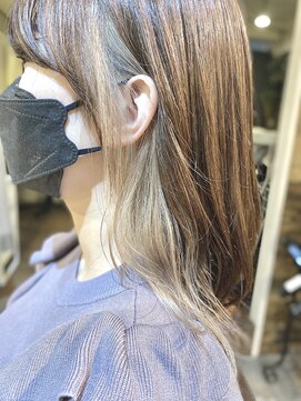 フォワヘアー(foi hair) インナーカラー_ミルクティーベージュ_ブリーチ1回_サイドバング