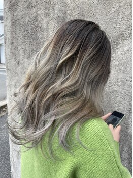 ヘアーメイクフィールヒルズ(FEEL HILLS)の写真/グラデーションカラーや、複雑なカラーもじっくりカウンセリングを行い一人ひとりに合った提案を☆