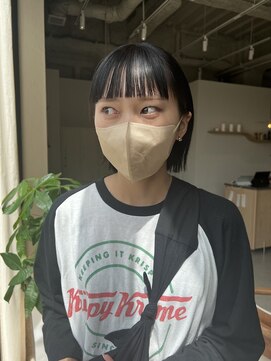 キチ(kici) 眉上バングと切りっぱなしボブ