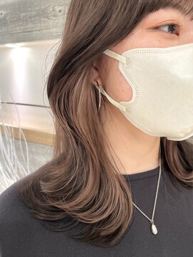 アイヴィ 表参道(IVY) イヤリングカラーベージュくびれスタイル