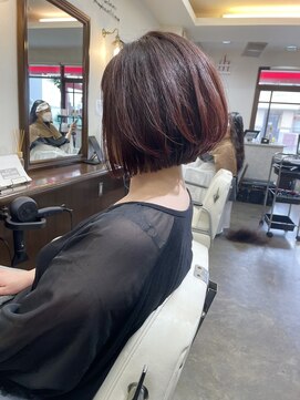 ムーブ(Moob) ぱつっとラインのふんわりストレートボブ×pink color【別府】