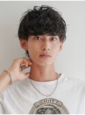 スーツ短髪ツーブロック束感モテる黒髪シークレットパーマ流行