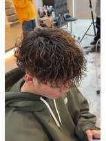 クヴェル(Kvell) 波巻きパーマ