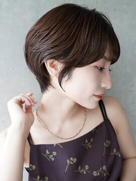 カライング(ing) 大人可愛い20代30代40代黒髪前下がりひし形小顔ボブ丸みショート