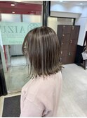 白髪ぼかしハイライト　コントラスト　グレージュ