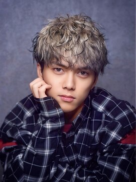 ノイル(Noil) シャドウエンドマッシュ