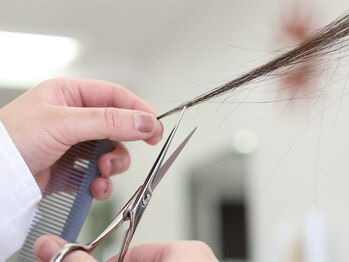 ファイズ(FAI'S)の写真/【人気のニューヨークドライカット】 髪が「キレイ」に変わる、髪一本一本をカットしていく最高技術☆