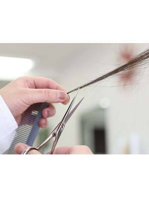 【人気のニューヨークドライカット】 髪が「キレイ」に変わる、髪一本一本をカットしていく最高技術☆