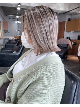 バーチョ(bacio) ベージュブロンドバレイヤージュ ボブ【Insta→bacio_ozawa】