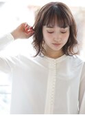 セミロング×オン眉×ヴェールカラーウェーブ