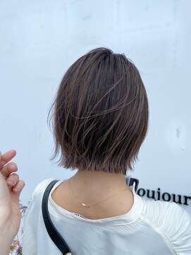 エクラバイナチュラル(eclat by Natural) 切りっぱなしボブ/外ハネボブ/エイジングヘア/透明感/ハイライト