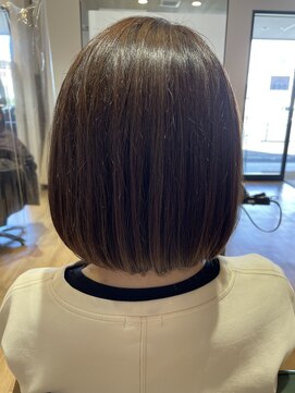 サラ(sarah) ワンレンボブ/ベージュカラー