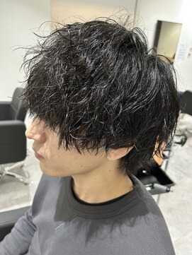 ヒュイル バイ ニアウ(Hwyl by Niau) メンズマッシュウルフツイストスパイラルパーマニュアンスパーマ