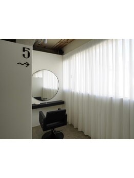 町田エリアの脱白髪染め専門店＊カウンセリングを重視した大人女性のための上質サロンで髪のお悩みを解決◎