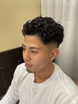チョス(Chos)の写真/ゆったり過ごしたい方にはプレミアムコースをご用意♪プロの手で身だしなみをし整え好印象な仕上がりに。