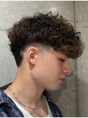 スペインカール外国人風パーマスパイラルマッシュパーマ刈り上げ