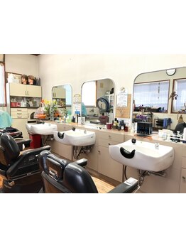 メンズ・レディースに人気♪技術力◎オーナーの提供するカット/シェービング/エステメニューが人気◎