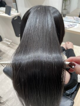 アメリ(ameri) 【ameri nanami】酸性ストレートでまとまる艶髪◎